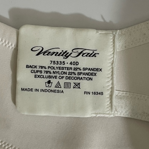 Vanity Fair sz 40D bra in a light silver shade.  Moderate padding - Picture 9 of 9